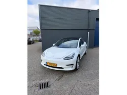 Wit, metallic lak Gebruikt 2019 Tesla Model 3 Standard Range Sedan | € 15.950 (Iets duurder)