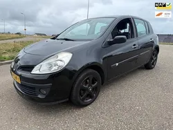 Zwart Gebruikt 2008 Renault Clio II Dynamique Hatchback | € 2.295 (Eerlijke prijs)