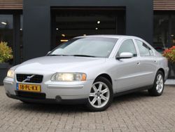 Grijs Gebruikt 2004 Volvo S60 Kinetic Sedan | € 4.950