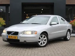 Grijs Gebruikt 2004 Volvo S60 Kinetic Sedan | € 4.950