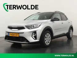 Grijs Gebruikt 2022 Kia Stonic SUV | € 19.795 (Eerlijke prijs)