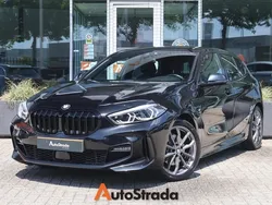 Zwart Gebruikt 2021 BMW 118 M Sport Hatchback | € 23.700 (Eerlijke prijs)