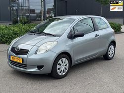 Grijs Gebruikt 2007 Toyota Yaris Terra Hatchback | € 1.950 (Eerlijke prijs)