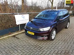 Rood Gebruikt 2018 VW Touran Comfortline MPV | € 19.950 (Duur)