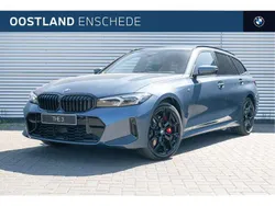 Blauw, metallic lak Nieuw 2025 BMW 330 Executive Stationwagen | € 73.273