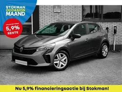 Grijs Gebruikt 2024 Renault Clio V Evolution Hatchback | € 19.900 (Eerlijke prijs)