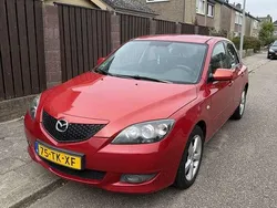 Rood Gebruikt 2004 Mazda 3 Hatchback | € 1.500 (Iets duurder)