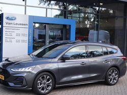 Grijs Gebruikt 2023 Ford Focus ST-Line Stationwagen | € 21.700 (Goede deal)