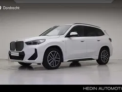 Mineralweiss (wit metallic) Gebruikt 2023 BMW iX1 Comfort Edition SUV | € 41.895 (Goede deal)