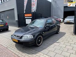 Zwart, metallic lak Gebruikt 1998 Honda Civic Sport Hatchback | € 999 (Eerlijke prijs)