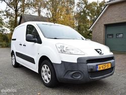 Wit Gebruikt 2012 Peugeot Partner Van | € 3.000