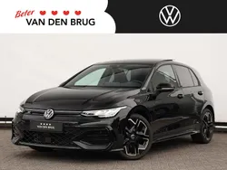 Zwart Gebruikt 2024 VW Golf VIII R-line Edition Hatchback | € 37.695 (Eerlijke prijs)