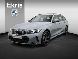 Grijs Gebruikt 2025 BMW 330e Comfort Edition Stationwagen | € 56.900 (Eerlijke prijs)