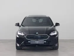Saphirschwarz metallic (donker zwart metallic) Nieuw 2025 BMW 120 Comfort Edition Hatchback | € 57.690