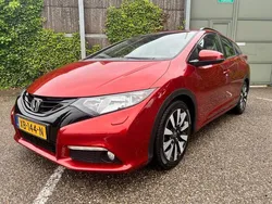 Rood Gebruikt 2014 Honda Civic Lifestyle Stationwagen | € 13.950 (Eerlijke prijs)