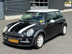 Zwart Gebruikt 2002 Mini Cooper Pepper Hatchback | € 1.650
