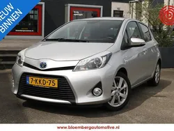 Grijs Gebruikt 2013 Toyota Yaris Hatchback | € 11.900 (Eerlijke prijs)