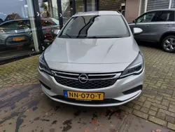 Grijs Gebruikt 2017 Opel Astra Edition Stationwagen | € 11.950 (Duur)