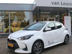 Wit Gebruikt 2022 Toyota Yaris Hybrid Active Hatchback | € 19.400 (Goede deal)
