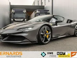 Grijs, metallic lak Gebruikt 2022 Ferrari SF90 Coupé | € 439.950