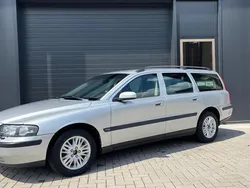 Grijs, metallic lak Gebruikt 2004 Volvo V70 Stationwagen | € 1.450 (Eerlijke prijs)