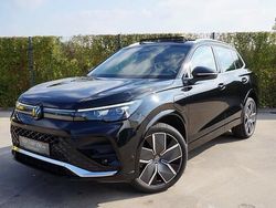 Zwart Nieuw 2025 VW Tiguan R-line SUV | € 50.990 (Goede deal)