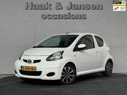 Wit Gebruikt 2011 Toyota Aygo Comfort Hatchback | € 5.745 (Eerlijke prijs)