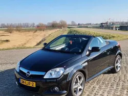 Zwart Gebruikt 2010 Opel Tigra Cabriolet | € 3.950 (Eerlijke prijs)