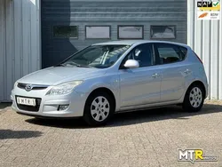 Grijs Gebruikt 2009 Hyundai i30 Dynamiq Hatchback | € 2.950 (Goede deal)