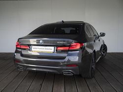 Grijs Gebruikt 2022 BMW 530e Executive Sedan | € 43.995 (Eerlijke prijs)