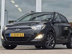 Zwart Gebruikt 2015 Hyundai i20 GO! Hatchback | € 6.444 (Eerlijke prijs)
