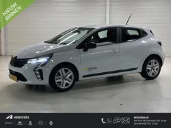 Wit Gebruikt 2024 Renault Clio V Evolution Hatchback | € 18.945 (Eerlijke prijs)