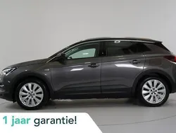 Grijs, metallic lak Gebruikt 2020 Opel Grandland X Ultimate SUV | € 23.950 (Eerlijke prijs)