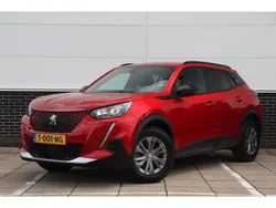 Rood Gebruikt 2023 Peugeot e-2008 Style SUV | € 22.945 (Eerlijke prijs)