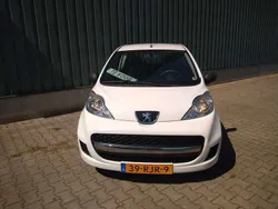Wit Gebruikt 2011 Peugeot 107 Hatchback | € 3.950 (Eerlijke prijs)
