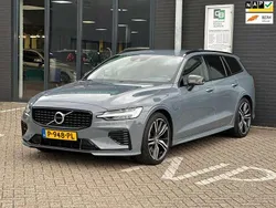 Grijs Gebruikt 2022 Volvo V60 R-Design Stationwagen | € 34.995 (Eerlijke prijs)