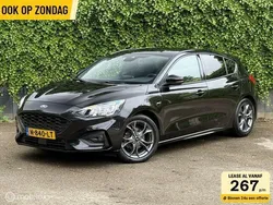 Zwart Gebruikt 2020 Ford Focus ST-Line Hatchback | € 16.490 (Eerlijke prijs)