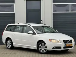 Wit Gebruikt 2009 Volvo V70 Momentum Stationwagen | € 6.995 (Duur)