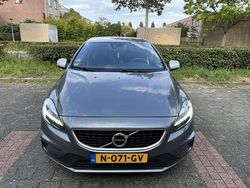 Grijs Gebruikt 2017 Volvo V40 R-Design Stationwagen | € 13.500 (Goede deal)