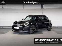 Zwart Gebruikt 2024 Mini Cooper Favoured Hatchback | € 38.900