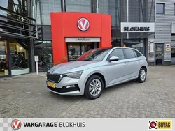 Grijs Gebruikt 2022 Skoda Scala Sport Hatchback | € 17.445 (Eerlijke prijs)
