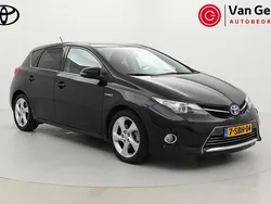 Zwart Gebruikt 2013 Toyota Auris Hybrid Hatchback | € 15.999 (Eerlijke prijs)