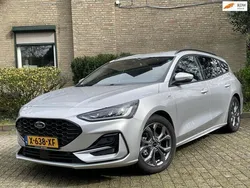 Grijs Gebruikt 2023 Ford Focus ST-Line Stationwagen | € 27.900 (Iets duurder)