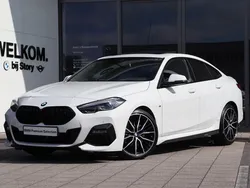 Wit, metallic lak Gebruikt 2023 BMW 218 Shadowline Coupé | € 34.950 (Eerlijke prijs)