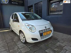 Wit, metallic lak Gebruikt 2013 Suzuki Alto Comfort Hatchback | € 3.599 (Eerlijke prijs)