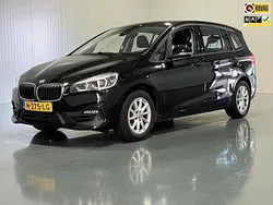 Zwart Gebruikt 2020 BMW 216 Executive Stationwagen | € 18.750 (Eerlijke prijs)