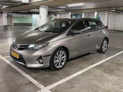 Gebruikt 2013 Toyota Auris Hybrid Executive Sedan | € 8.950 (Goede deal)