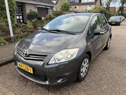 Grijs Gebruikt 2010 Toyota Auris Comfort MPV | € 2.450 (Super prijs)
