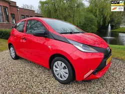 Rood Gebruikt 2017 Toyota Aygo Hatchback | € 6.999 (Goede deal)