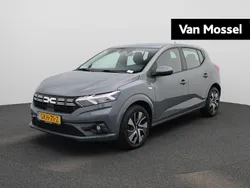 Grijs Gebruikt 2024 Dacia Sandero Expression Hatchback | € 18.440 (Goede deal)